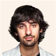 Profesor titulado en diseño de moda y UXUI. Con conocimientos de dibujo, arte y moda.